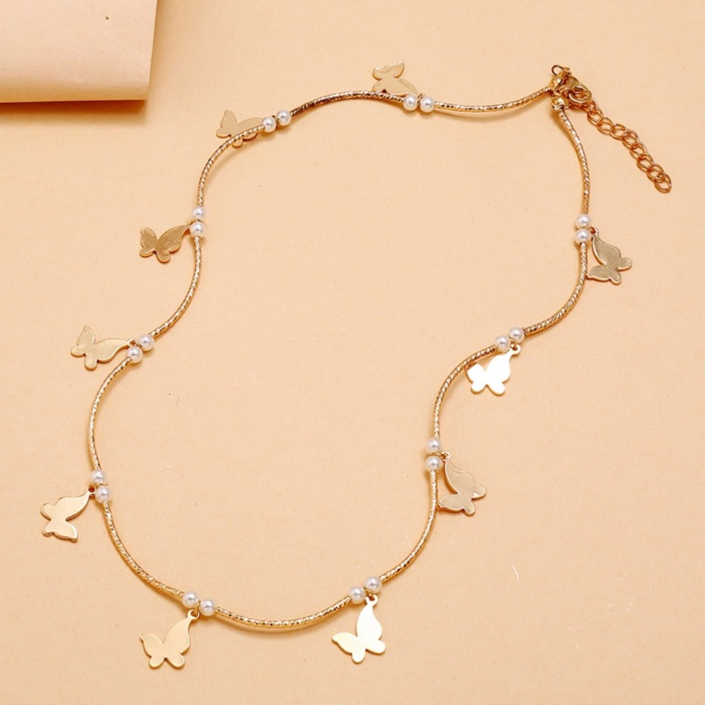 Simple and Sweet Butterfly Neckace - Picture 4 of 7
